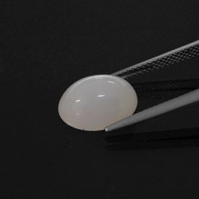 Opale di fuoco naturale bianco da 4,31 ct, taglio ovale, traslucido