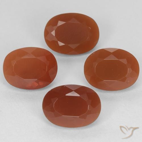 Gemme di Opale di fuoco Rosso medio-scuro naturale da 2.87 ct, Ovale, Traslucido