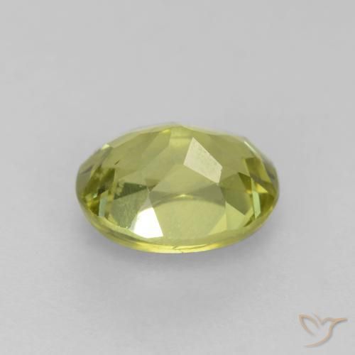Granato grossularite Giallo chiaro verdastro naturale da 0.66 ct, Ovale, VS