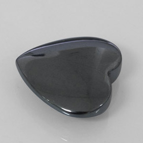 Ematite Grigio nero naturale da 25.88 ct, A forma di cuore, Opaco