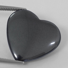 Ematite naturale grigio da 23,42 ct, a forma di cuore, opaco