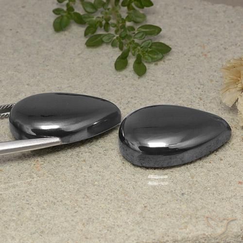 Gemme di Ematite Grigio medio naturale da 79.12 ct, Forma a pera, Opaco