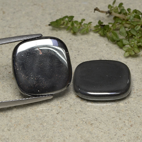 Ematite naturale grigio da 26,47 ct, taglio a cuscino, opaco