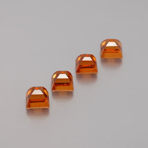 Granato essonite naturale arancione da 1,46 ct, quadrato, VS
