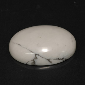 Howlite naturale bianco da 8,82 ct, taglio ovale, opaco