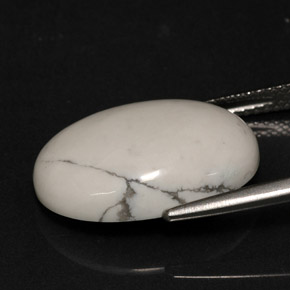 Howlite naturale bianco da 8,82 ct, taglio ovale, opaco