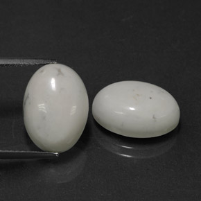 Howlite naturale bianco da 12,74 ct, taglio ovale, opaco