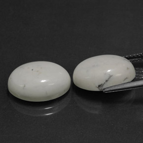 Howlite naturale bianco da 12,74 ct, taglio ovale, opaco