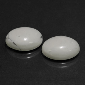 Howlite naturale bianco da 11,94 ct, taglio ovale, opaco