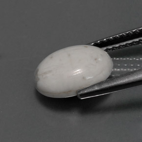 Howlite naturale bianco da 2,32 ct, taglio ovale, opaco