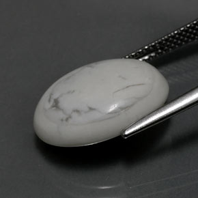 Howlite naturale bianco da 8,19 ct, taglio ovale, opaco