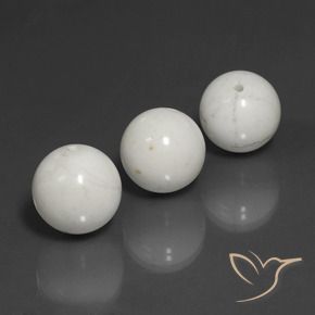 Gemme di Howlite Bianco grigiastro chiaro naturale da 69.64 ct, Sfera, Opaco