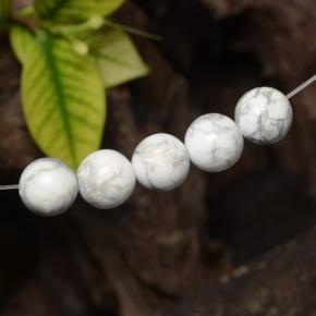 Howlite naturale bianco da 23,00 ct, sfera / palla, opaco