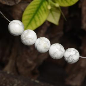 Howlite naturale bianco da 23,00 ct, sfera / palla, opaco