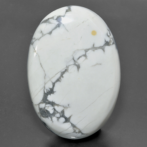 Howlite naturale bianco da 84,13 ct, taglio ovale, opaco