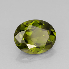 Idocrasio Verde oliva naturale da 2.72 ct, Taglio ovale, VVS-VS