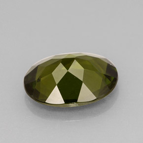 Idocrasio Verde oliva naturale da 3.04 ct, Taglio ovale, VS