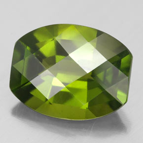Idocrasio Verde oliva naturale da 4.70 ct, Taglio a cuscino, VS