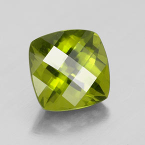 Idocrasio Verde oliva naturale da 2.66 ct, Taglio a cuscino, VS
