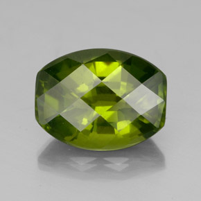 Idocrasio Verde oliva naturale da 3.36 ct, Taglio a cuscino, VS