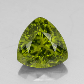 Idocrasio Verde oliva naturale da 2.44 ct, Taglio trillion, VS-SI