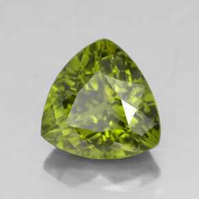 Idocrasio Verde oliva naturale da 2.44 ct, Taglio trillion, VS-SI