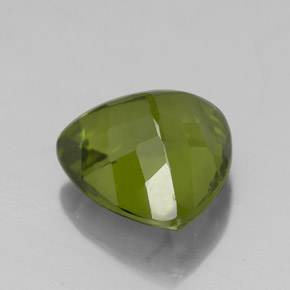 Idocrasio Verde oliva naturale da 2.44 ct, Taglio trillion, VS-SI