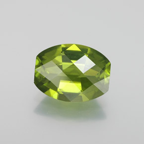Idocrasio Verde oliva naturale da 1.89 ct, Forma fantasia, VS