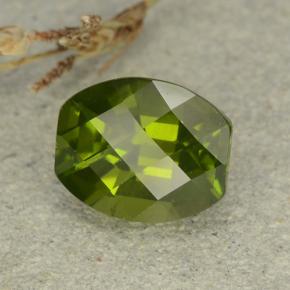 Idocrasio Verde oliva naturale da 2.60 ct, Forma fantasia, VS