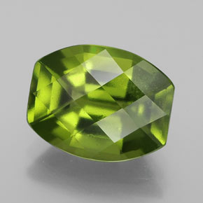 Idocrasio Verde oliva naturale da 3.08 ct, Forma fantasia, VS