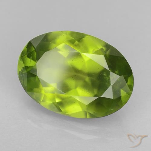 Idocrasio Verde acceso naturale da 6.08 ct, Ovale, VS