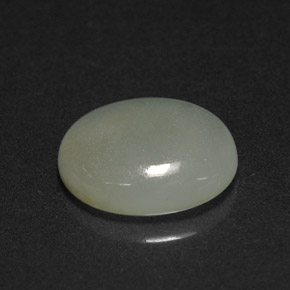 Giadeite naturale verde da 2,41 ct, taglio ovale, traslucido