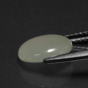 Giadeite naturale verde da 2,41 ct, taglio ovale, traslucido