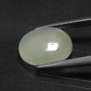 Giadeite naturale verde da 2,41 ct, taglio ovale, traslucido