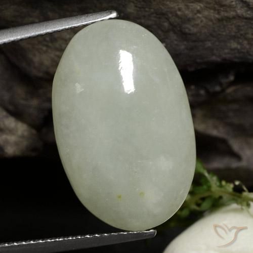 Giadeite Verde chiaro caldo naturale da 12.73 ct, Ovale, Traslucido