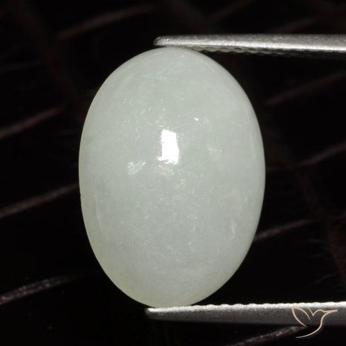 Giadeite Verde giallastro naturale da 9.78 ct, Ovale, Traslucido