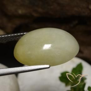 Giadeite Giallo-verde medio naturale da 12.01 ct, Ovale, Traslucido