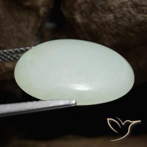 Giadeite Verde giallastro naturale da 9.66 ct, Taglio ovale, Traslucido