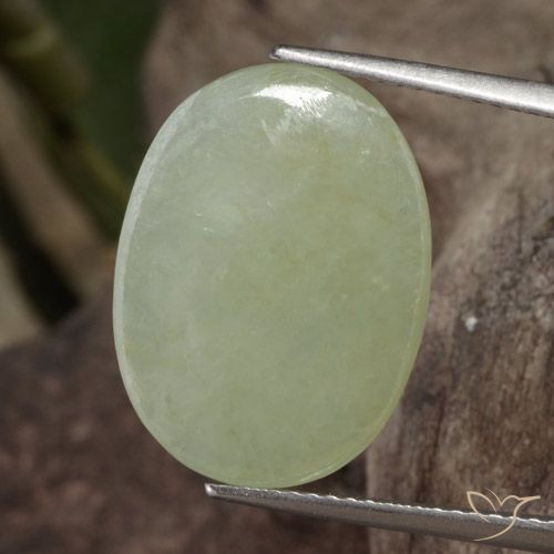 Giadeite Verde medio naturale da 11.65 ct, Ovale, Traslucido