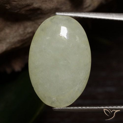 Giadeite Giallo grigiastro-verde naturale da 10.01 ct, Ovale, Traslucido