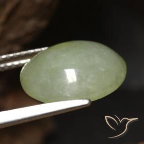 Giadeite Verde caldo naturale da 5.65 ct, Ovale, Traslucido