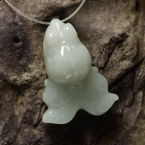 Giadeite Bianco verdognolo naturale da 34.84 ct, Forma fantasia, Traslucido