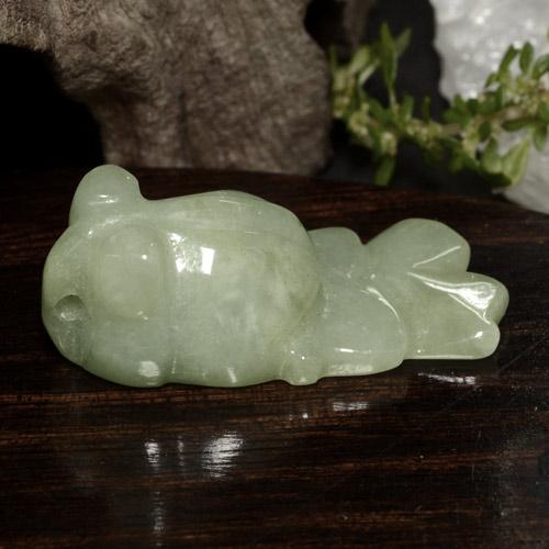 Giadeite naturale verde da 30,86 ct, forma fantasia, traslucido