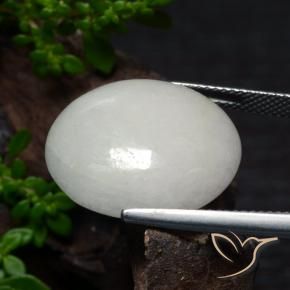 Giadeite Grigio molto chiaro naturale da 22.60 ct, Ovale, Traslucido