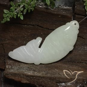 Giadeite Verde medio naturale da 32.53 ct, Taglio a fantasia, Traslucido