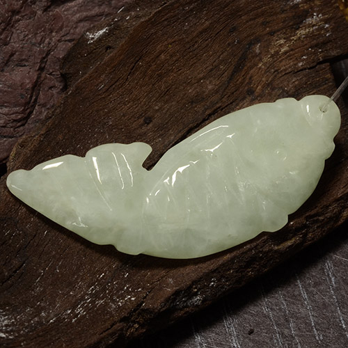 Giadeite naturale verde da 24,61 ct, forma fantasia, traslucido