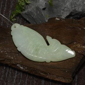 Giadeite naturale verde da 30,08 ct, forma fantasia, traslucido