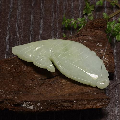 Giadeite naturale verde da 28,67 ct, forma fantasia, traslucido