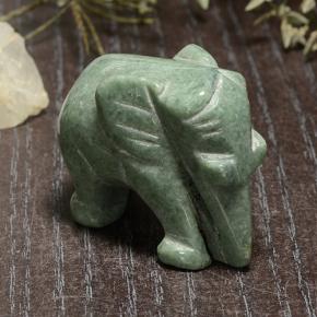 Giadeite naturale verde da 140,74 ct, forma fantasia, opaco