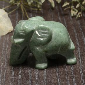 Giadeite naturale verde da 140,74 ct, forma fantasia, opaco